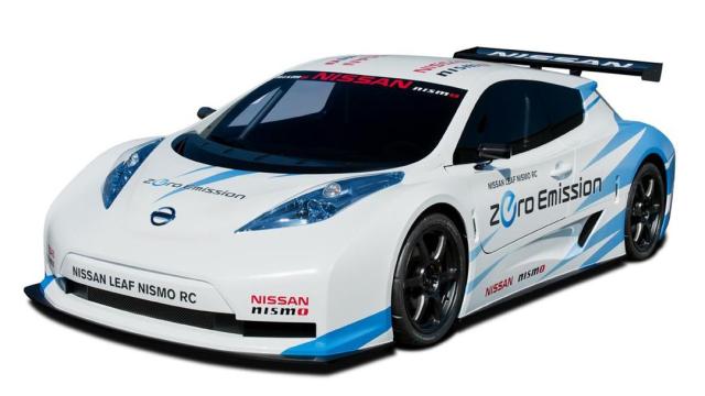 NISSAN LEAF NISMO RC in pista a Le Mans