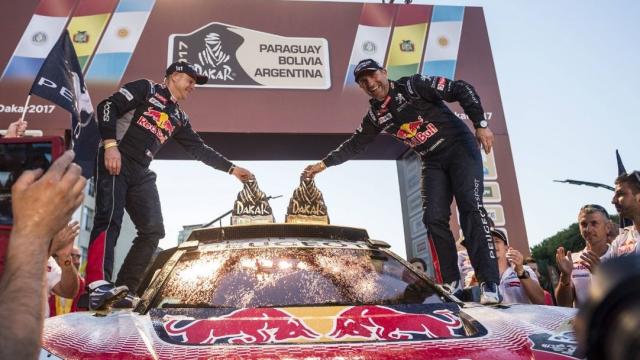 Tripletta Peugeot alla Dakar