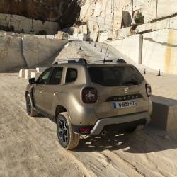 Profondi rinnovamenti di stile e tecnologici nel nuovo suv Dacia Duster