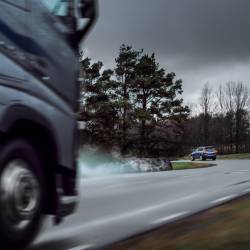 Volvo Cars e Volvo Trucks condividono in tempo reale i dati raccolti dai veicoli per migliorare la sicurezza sulle strade