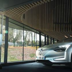 La SYMBIOZ Demo car di Renault illustra concretamente l’auto autonoma e connessa: pronta nel 2023