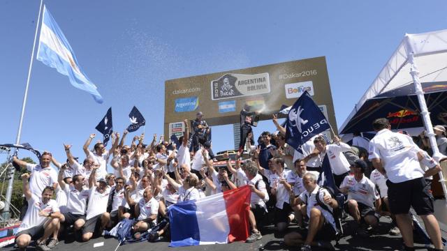Peterhansel e Peugeot vincono la Dakar 2016