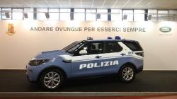 Land Rover da 30 anni insieme alla Polizia di Stato