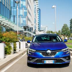 Renault Megane e-tech, l'ibrido plug-in arriva per la berlina 