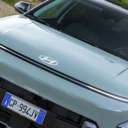 Nuova Hyundai Kona, da scegliere tra benzina, Mild Hybrid, Full Hybrid ed elettrica