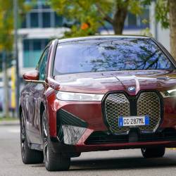 BMW iX: la nuova ammiraglia elettrica della Casa bavarese