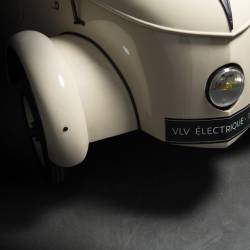 Peugeot a Rétromobile festeggia l’elettrificazione