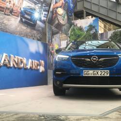 Opel allarga la famiglia X con la Grandland X nel segmento C-SUV