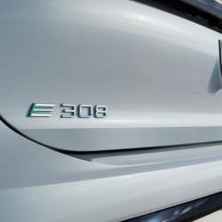 Peugeot e-308 elettrica arriva nel 2023
