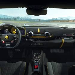Ferrari 812 Competizione e 812 Competizione A