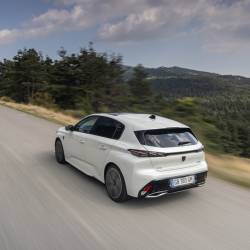 Peugeot 308: Il nuovo ruggito del Leone
