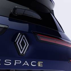 La nuova Renault Espace diventa SUV