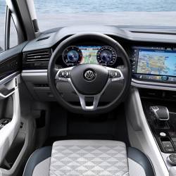 Nuova Volkswagen Touareg più leggera e più tecnologica, presto anche ibrida