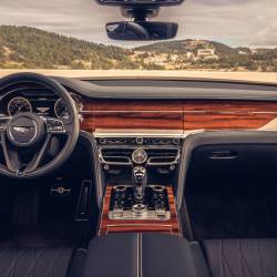 Bentley Flying Spur, lusso e sportività in un colpo solo