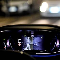 Peugeot Nightvision per viaggiare sicuri di notte