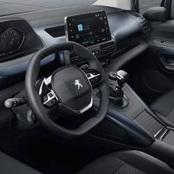 Peugeot Rifter, lo spazio e la versatilità in bello stile
