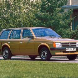 La lunga storia delle station wagon compatte Opel