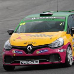 Qualche giro in pista con la Renault Clio Cup