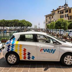 E-Way: car sharing elettrico con Renault ZOE sul Lago di Garda